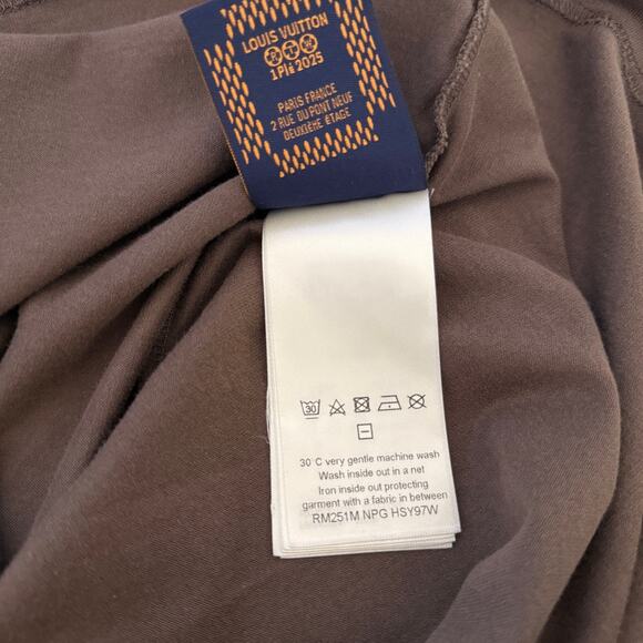 Size M - Louis Vuitton Washed Embellished Cotton T-Shirt - Picture 9 of 13